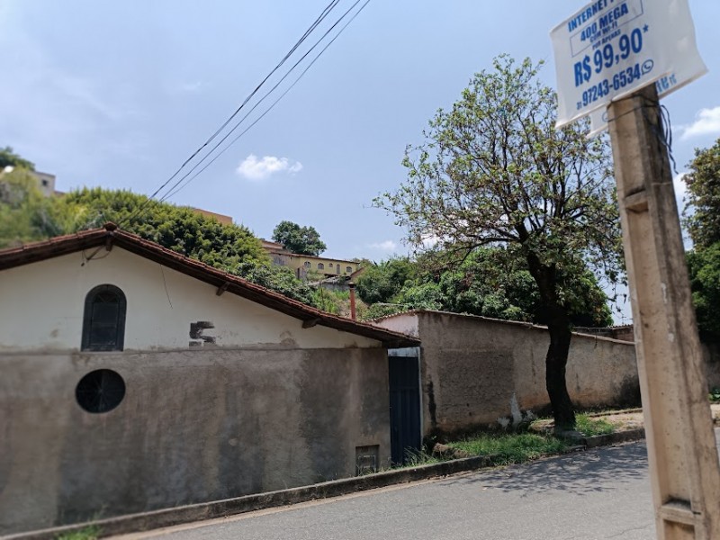 Casa à venda 3 quartos Bairro Universitários cód. 1012
