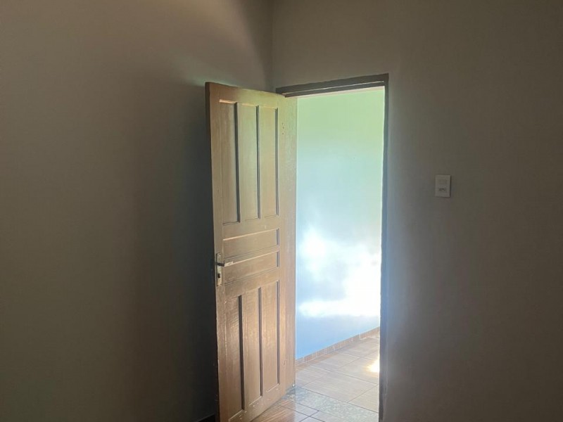 CASA À VENDA COM 3 QUARTOS BAIRRO RETIRO NOVA LIMA  COD 0060