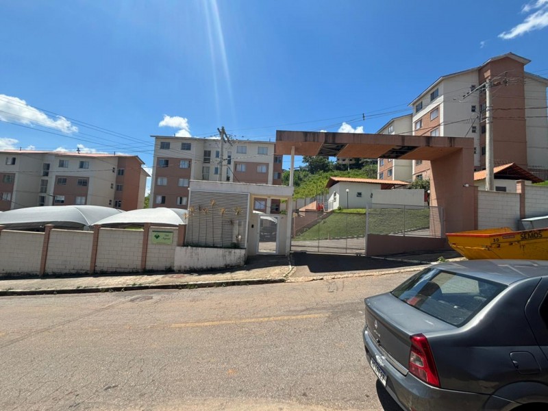 Apartamento Oswaldo Barbosa Pena II cód. 0049