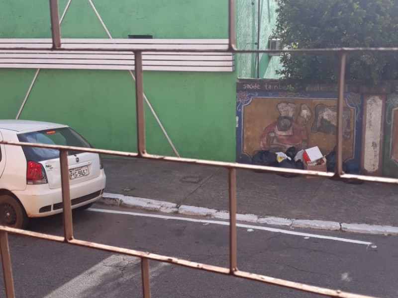 Casa à venda 3 quartos 2 vagas - Nova Lima