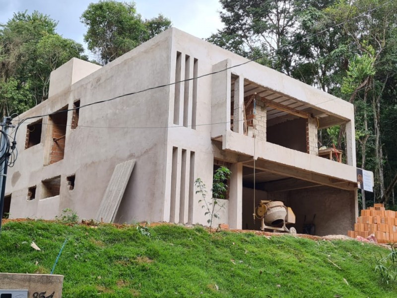 Casa em Condômino Vale da Mata-Rio Acima  cód. 0026 