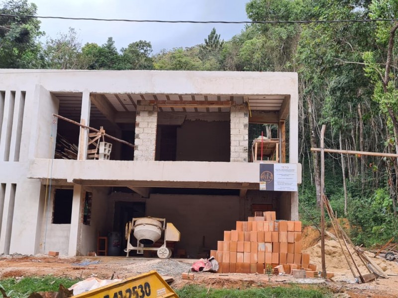 Casa em Condômino Vale da Mata-Rio Acima  cód. 0026 